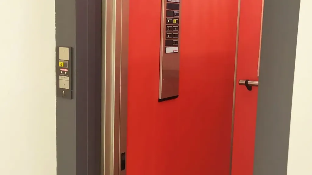hallway_entrance