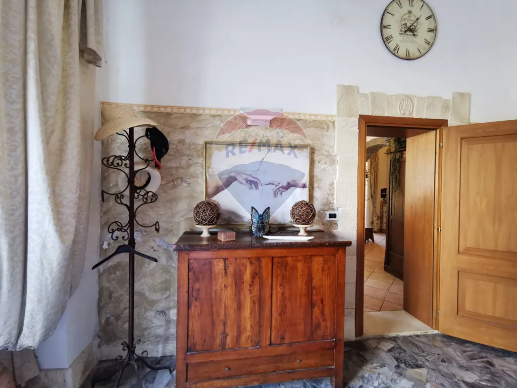 Esik - Independent Villa with Garden in Cento