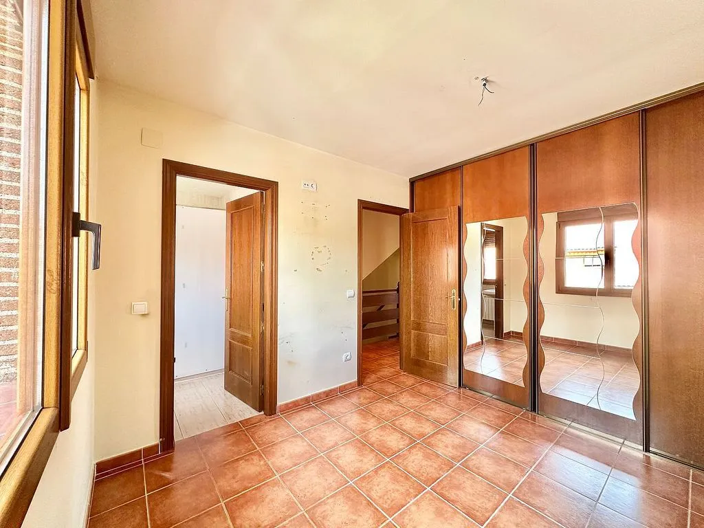 Entrée - Patio-Backed Chalet in Mejorada del Campo
