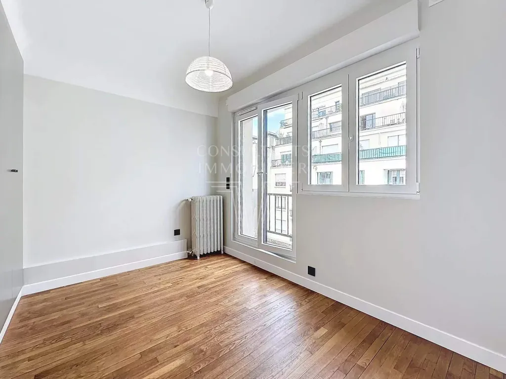 Stanze - Refurbished Parisian Flat with Balconies