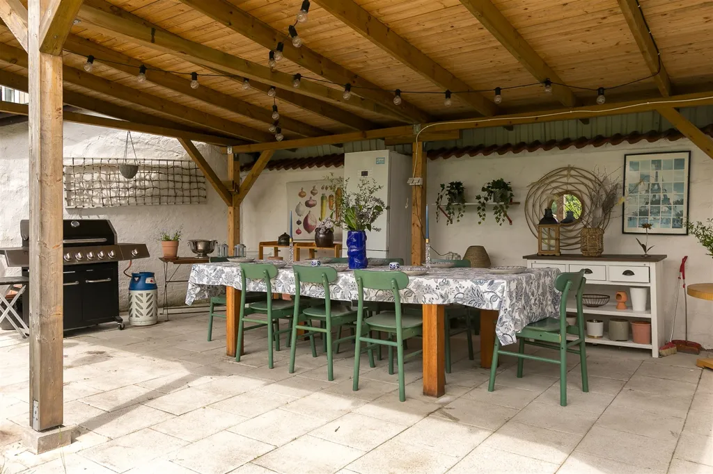 Terrace - Modernised Villa with Guesthouse in Malmö