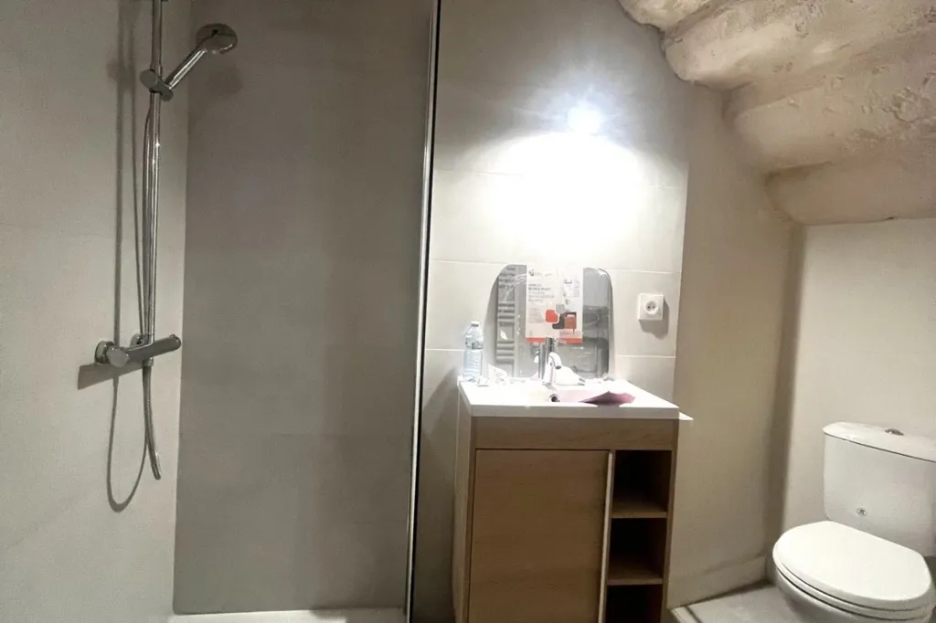 Vannitoad - Studio with Charm in Arles' Roquette