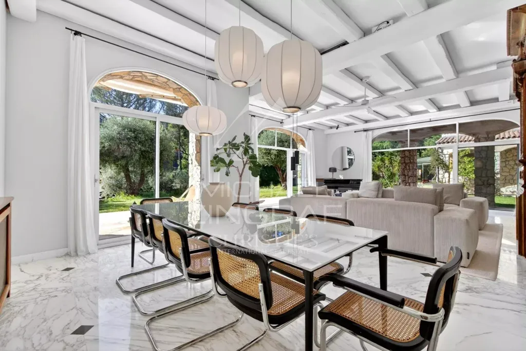 Salle à manger - Domaine Rénové avec Piscine à Bar-sur-Loup