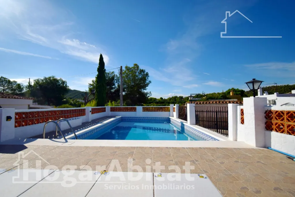 Bassein - Rustic Chalet with Pool in Vilamarxant