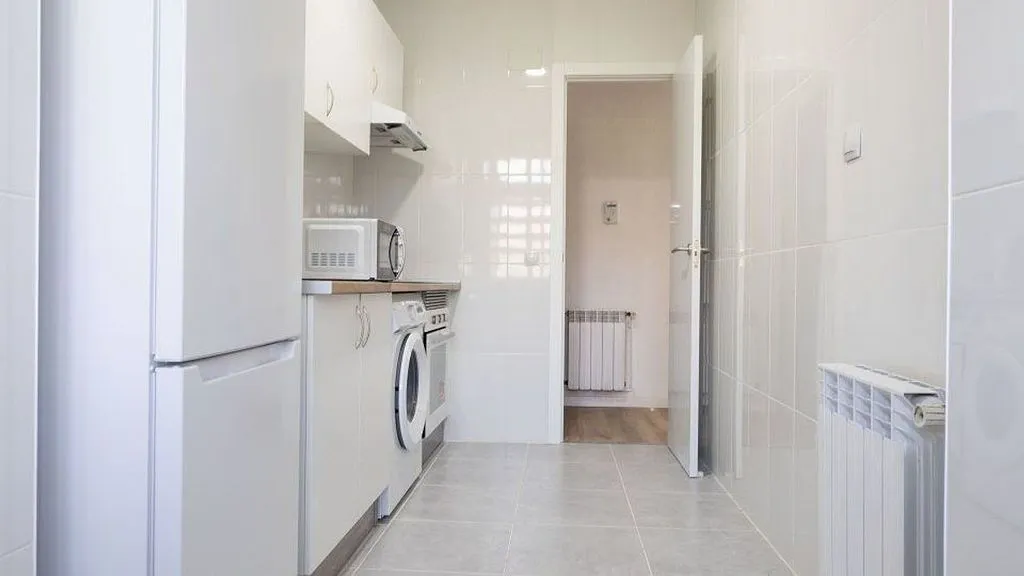 Utility Room - Furnished Flat with Heating in Entrevías