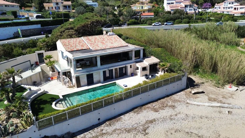 Õhuvaade - Luxury Villa with Beach Access in Saint-Aygulf