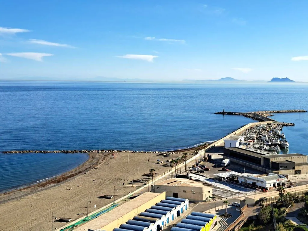 Õhuvaade - Luxury Flat with Terrace in Estepona