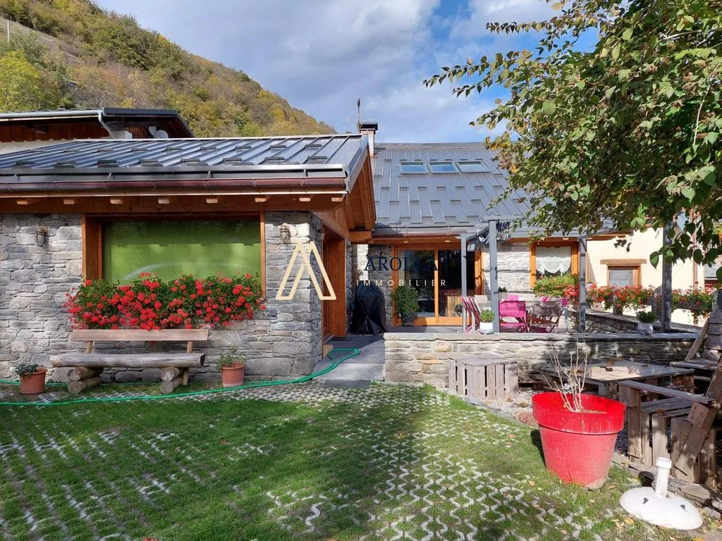 Terrasse - Chalet Luxueux avec Vue Montagne à Bourg-Saint-Maurice