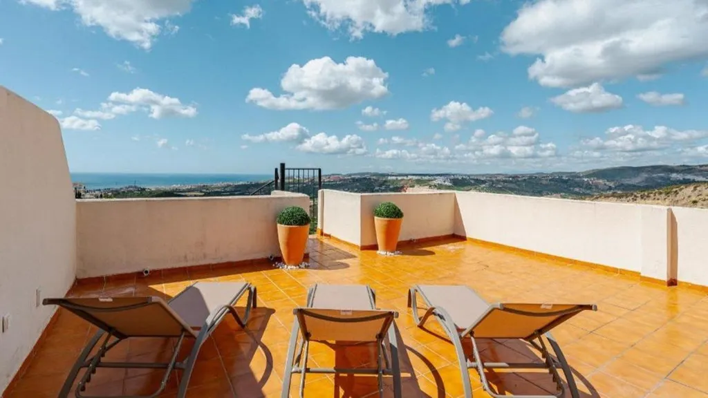 Terrazza - Penthouse with Panoramic Views in Casares Playa