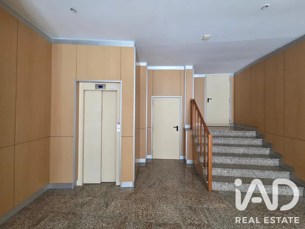 Hallway - T3 Apartment with Private Garage in Santa Comba Dão