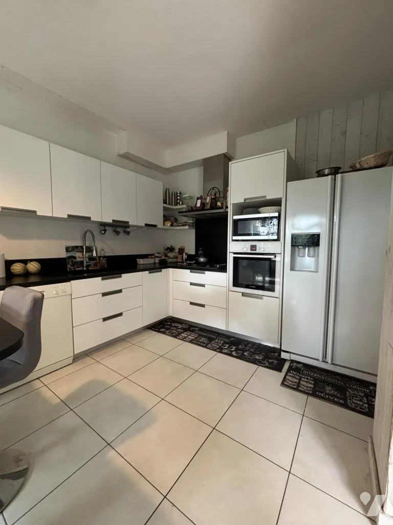 Cucina - Architectural House with Equestrian Facilities in Ploemeur