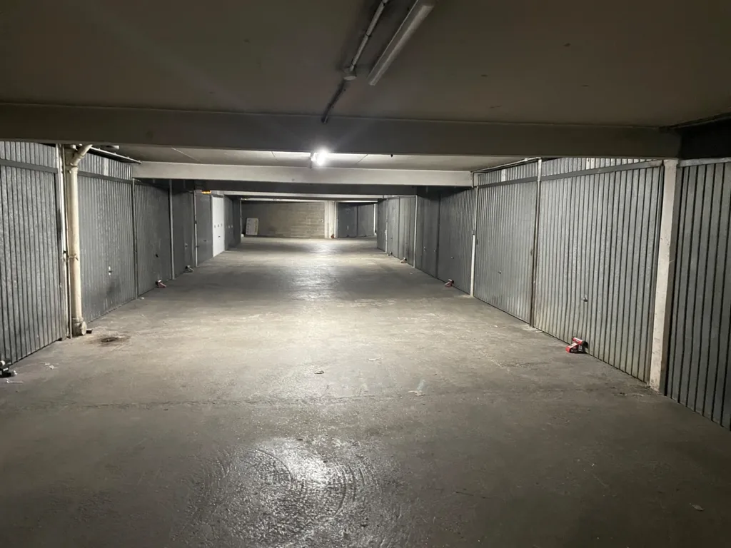 Garage - Parking Spaces in Paris 18th Arrondissement