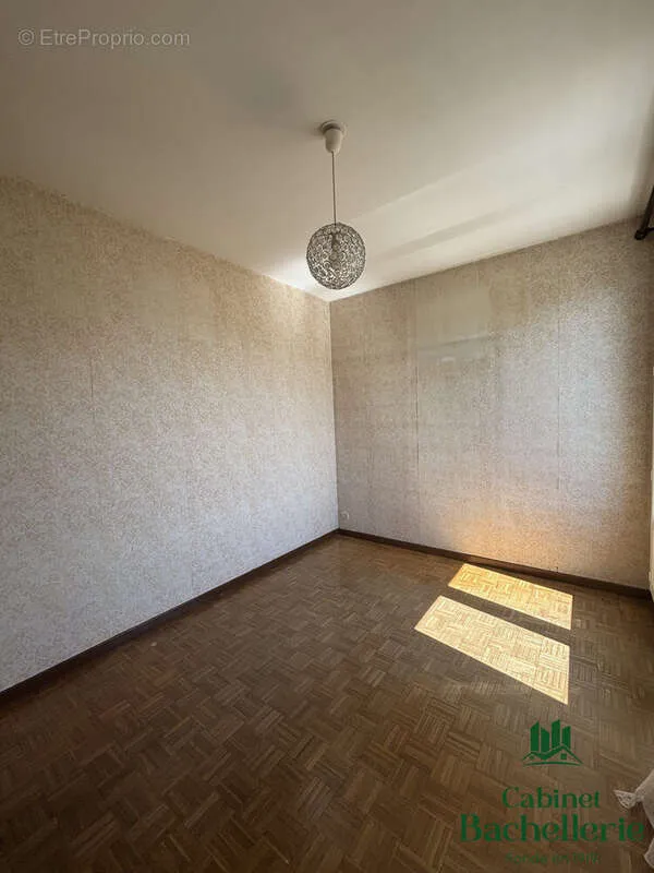 Magamistoad - Bright Apartment with Balcony View in Marseille-13