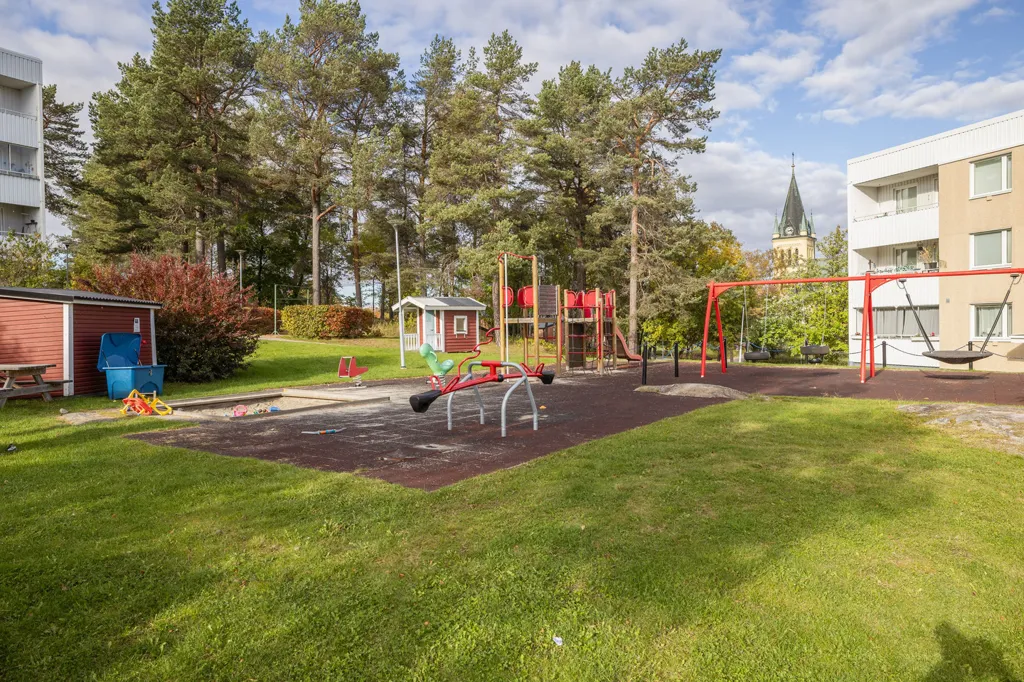 Jardin - Two-Bedroom Flat with Balcony in Sundsvall