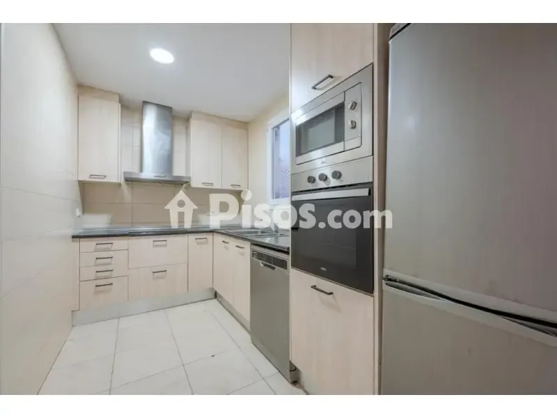 Köök - Spacious Apartment with Modern Kitchen in Girona