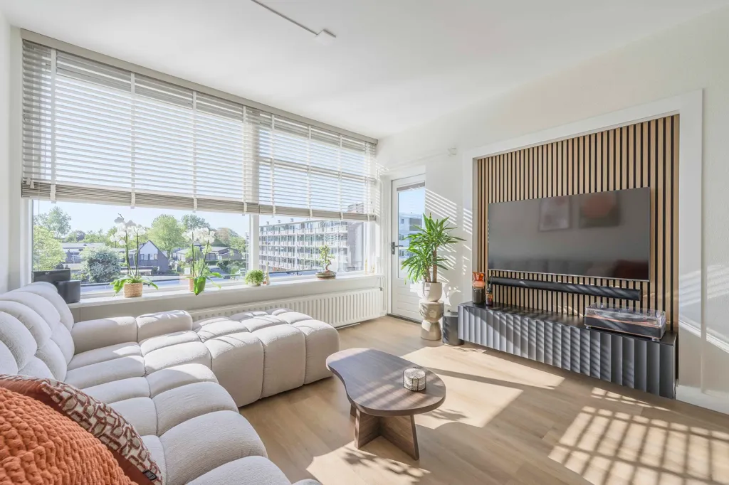 Elutuba - 4-Bedroom Apartment with Balcony in Katwijk