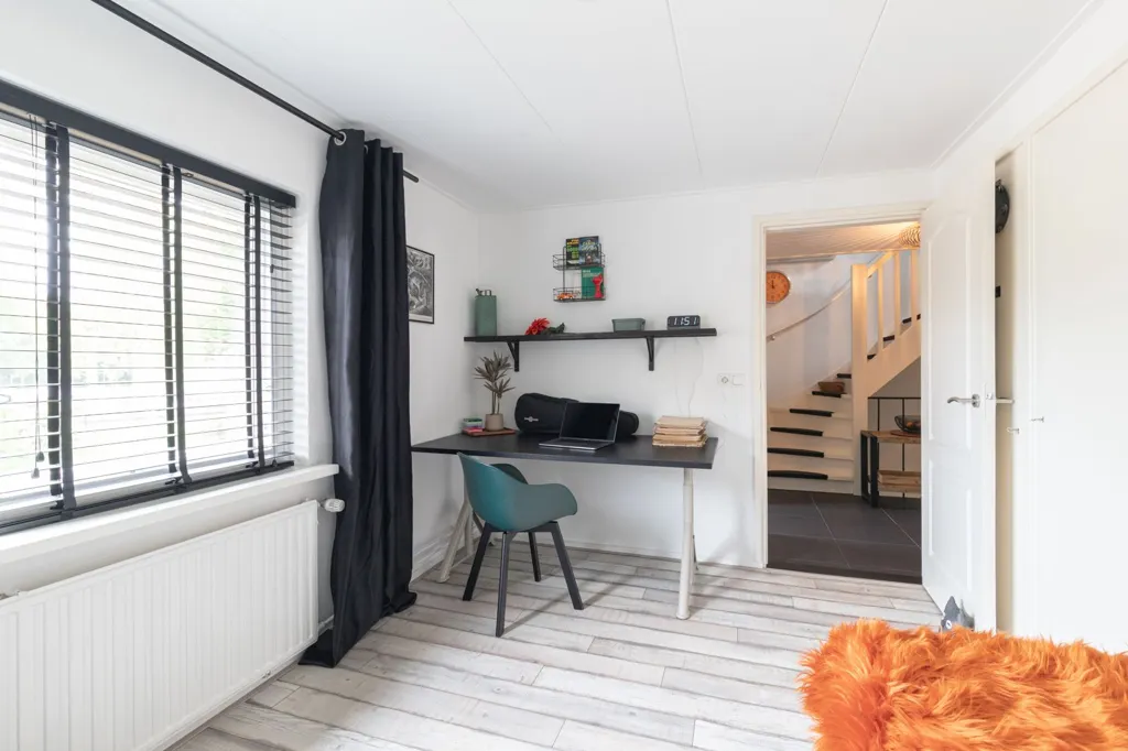 Kabinet - Half Duplex with Solar Panels in Central Location