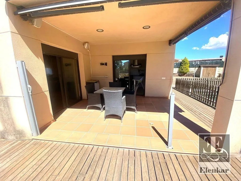 Terrasse - Independent House with Pool in Valldemar