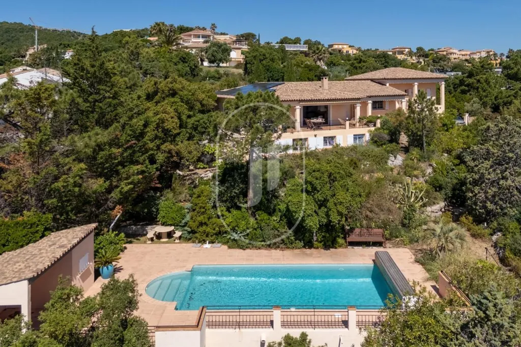 Õhuvaade - Villa with Panoramic Sea View in Les Issambres