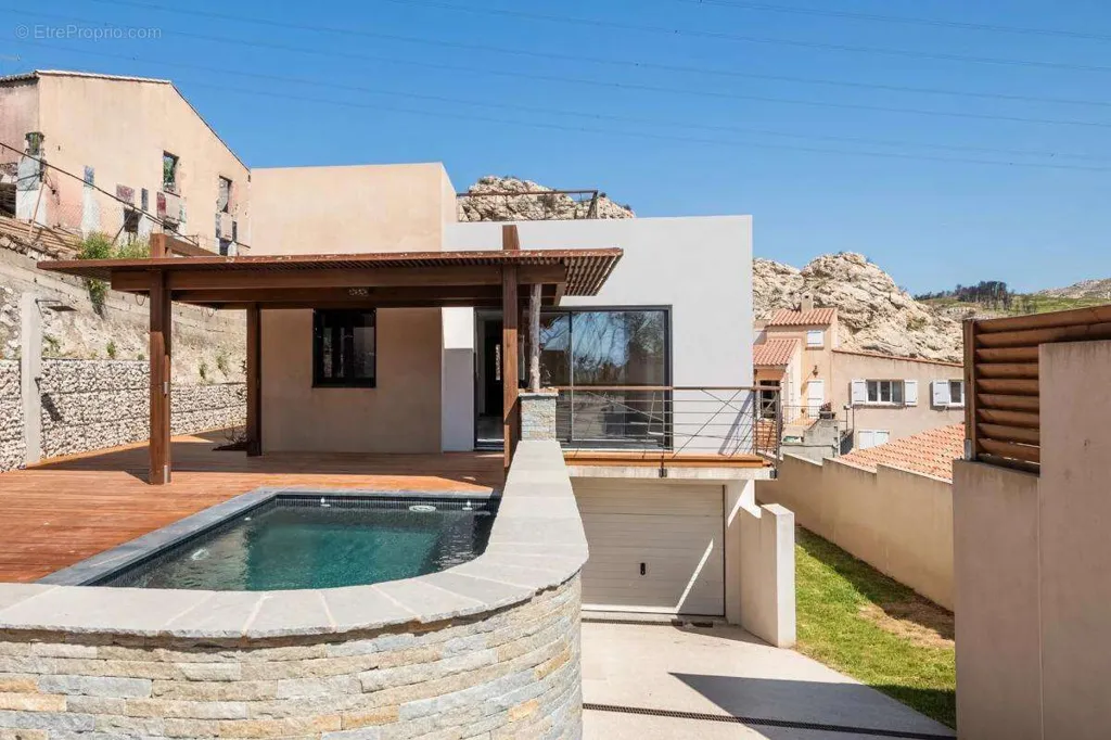 Piscine - Maison Contemporaine avec Piscine à Marseille