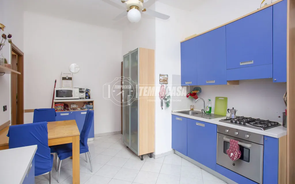 Cucina - Three-Bedroom Apartment in Historic Building, Milan
