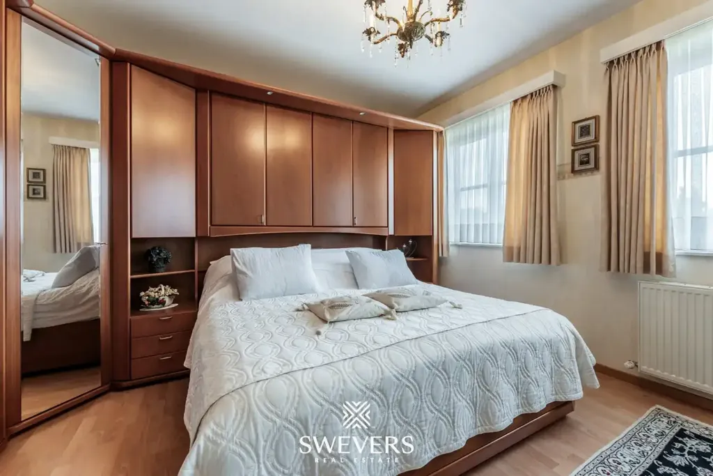 Chambres - Maison à Deux Unités avec Terrasse à Diepenbeek
