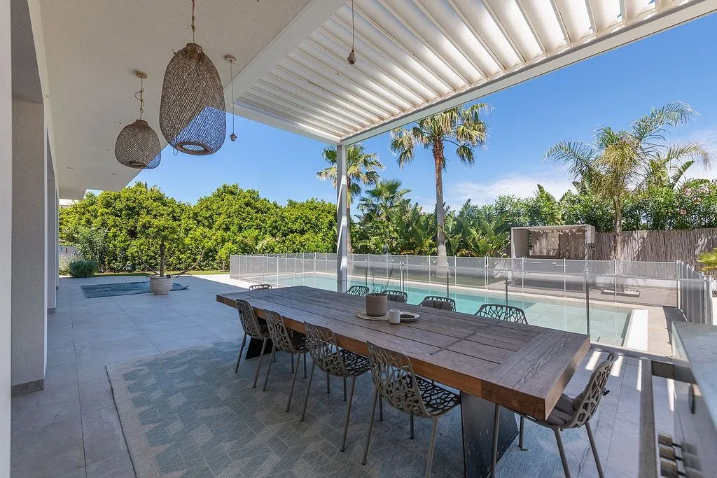 Terrass - Modern Villa with Pool in Sa Torre