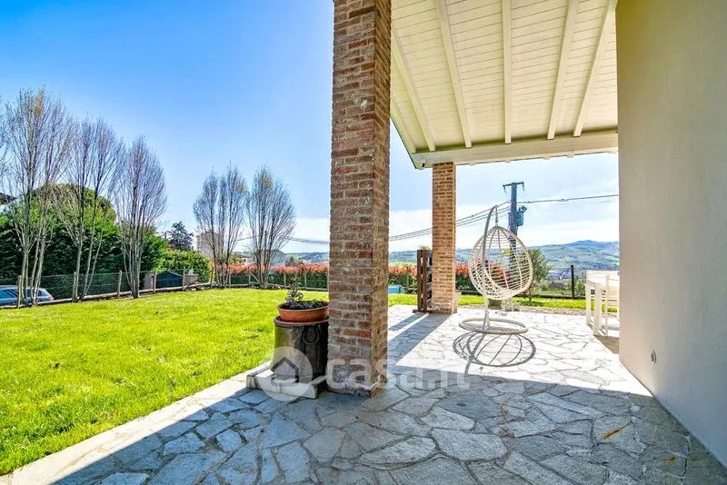 Terrasse - Modern Villa with Panoramic Views near Broni