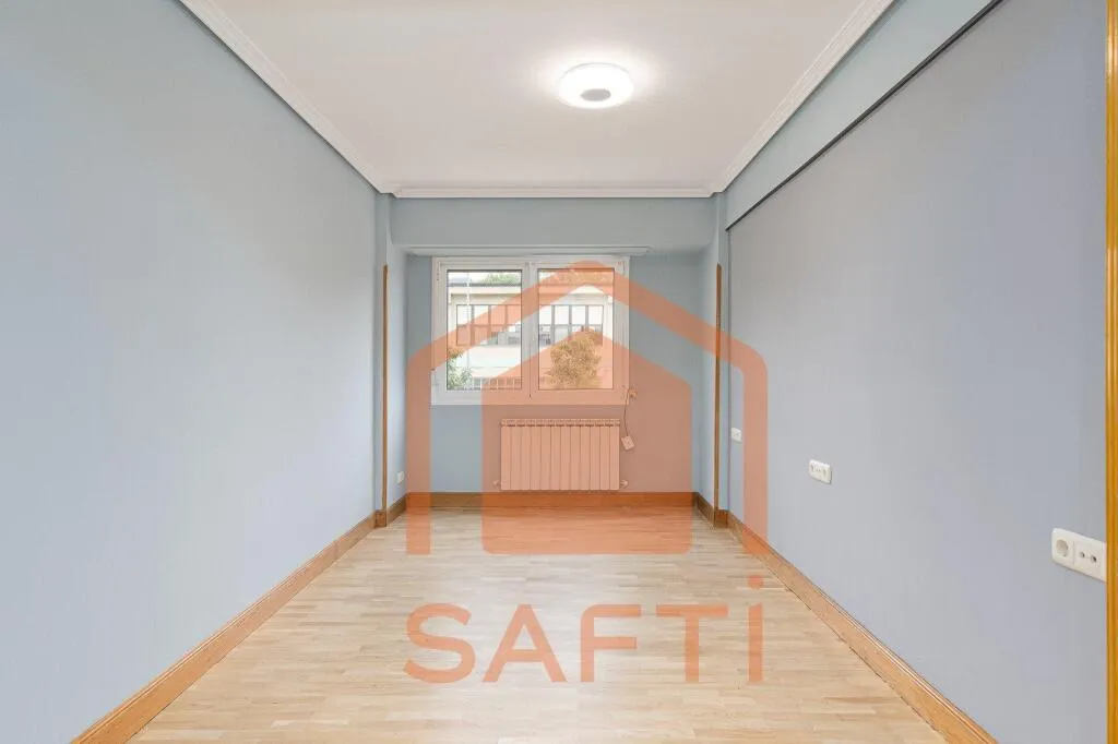 Esik - Reformed Apartment with Terrace in Hernani