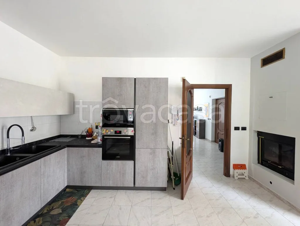 Cuisine - Villa with Garden and Pool in Beinette