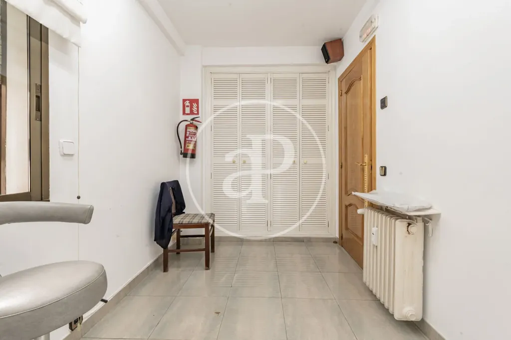 Hallway - 3-Bedroom Apartment near Retiro Park, Madrid