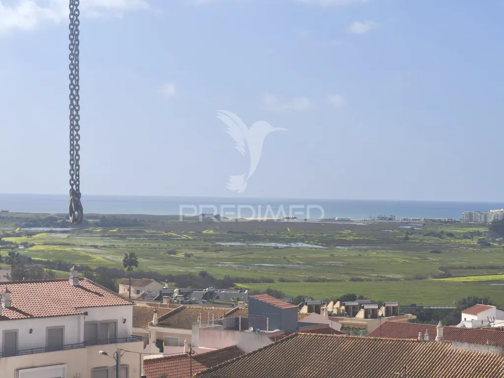 T3 Apartment with Sea View in Pêra