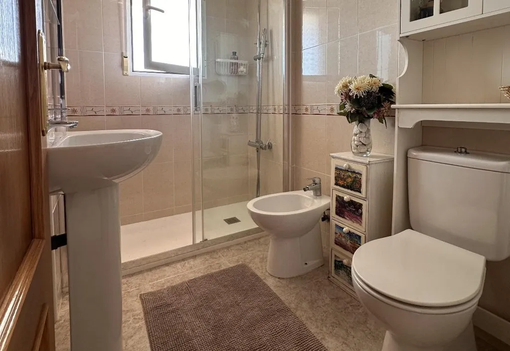 Bathrooms - Apartment with Pool and Terrace in San Javier