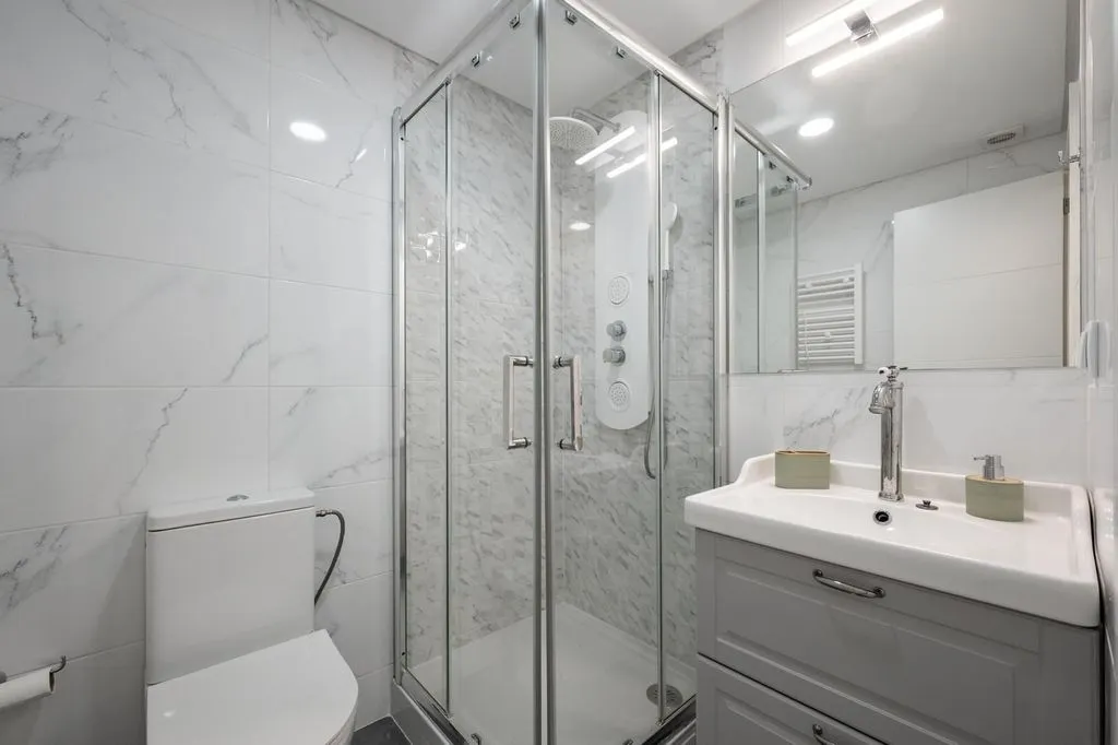 Vannitoad - Luxury Flat with Balcony in Oeiras