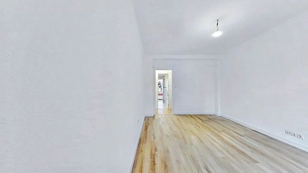 Rooms - Three-Bedroom Apartment with Terrace in Sedaví