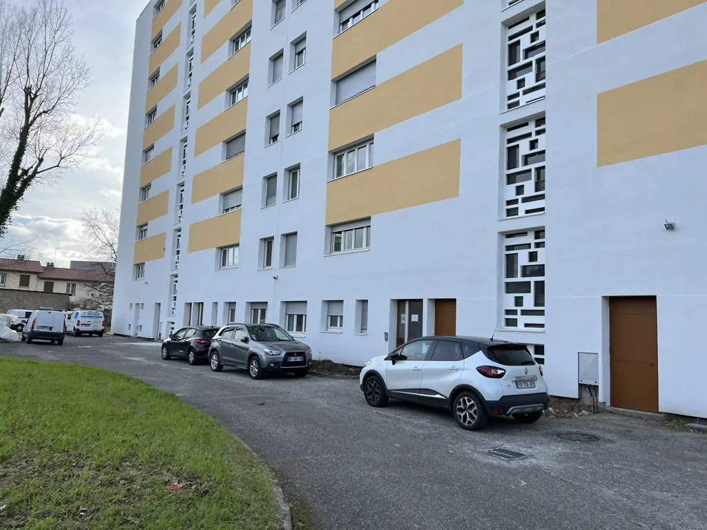 Välivaade - Spacious 3-Room Apartment in Roussillon