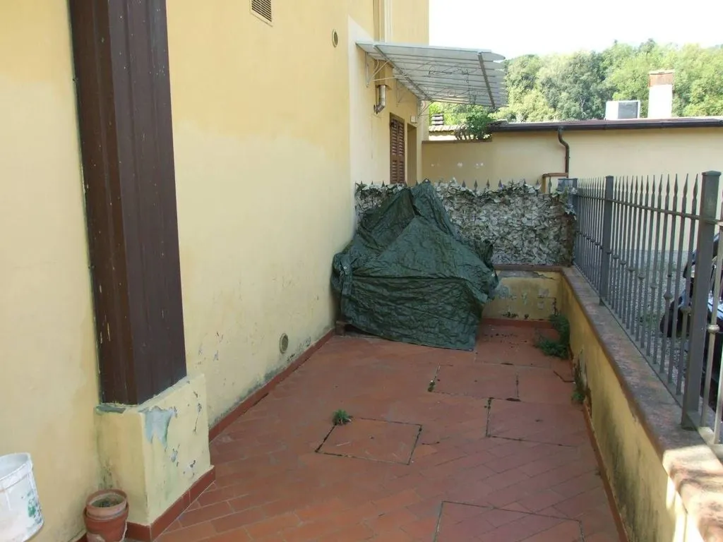 Terrasse - Luxury Villa with Private Garden in Prato