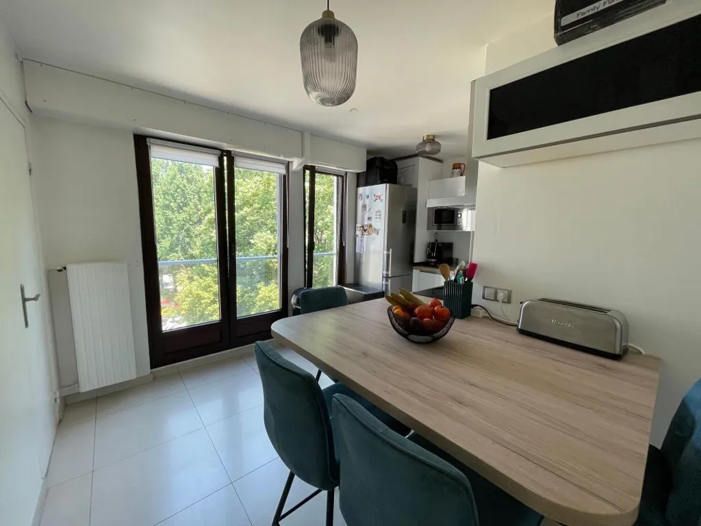 Salle à manger - Appartement Rénové avec Vue sur Marne à Paris