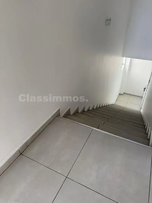 Toad - Spacious F4 Flat with Terrace in Lamentin
