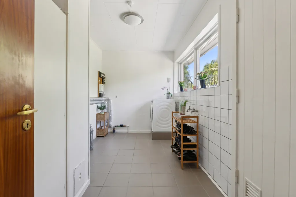 hallway_entrance