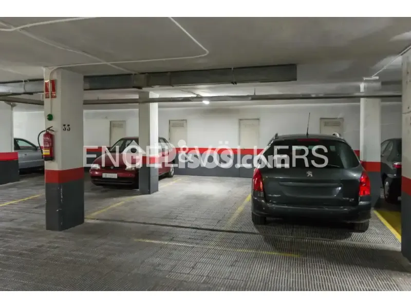 Garage - Reformed Apartment with Pool in Salamanca