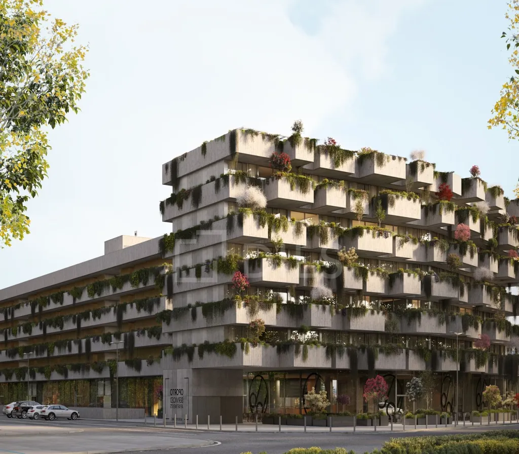 Shop with Serviced Apartments in Porto