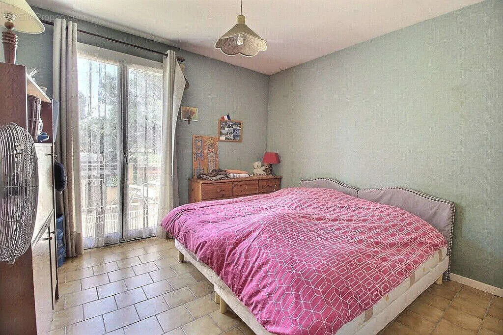 Chambres - Maison avec Piscine et Jardin à La Bouverie