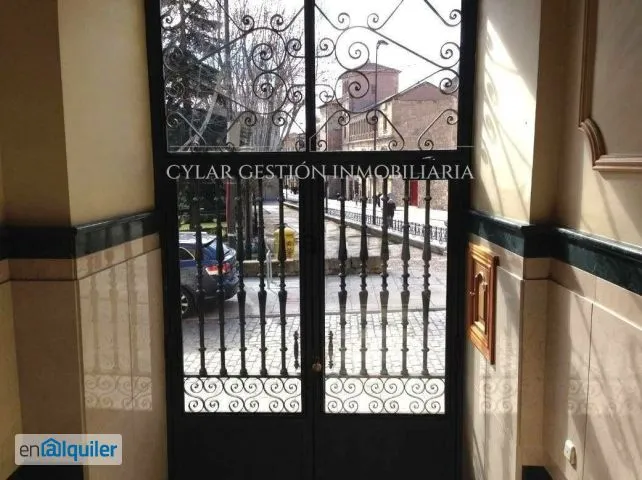 Hallway - Apartment with Lift in Salamanca Centre