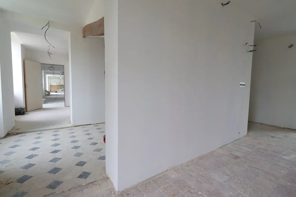 Toad - Prestigious Estate with Multiple Hectares in Les Sorinieres