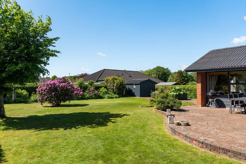 Garden - Fenced Villa with Garden in Vildbjerg