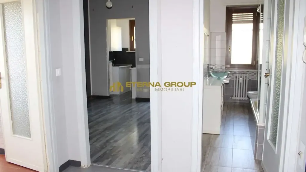 Esik - Apt with Balcony in Moncalieri