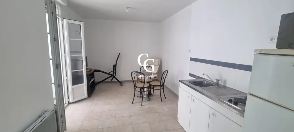 Köök - Ground Floor Flat in Centre of Le Pellerin