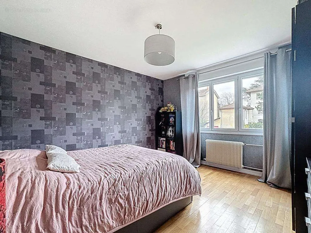 4-room apartment in Tassin-La-Demi-Lune