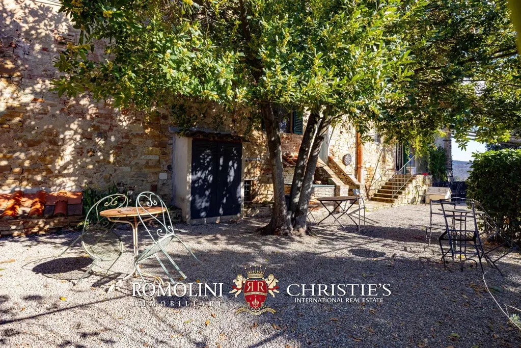 Aed - Historical Villa with Pool in Chianti Hills